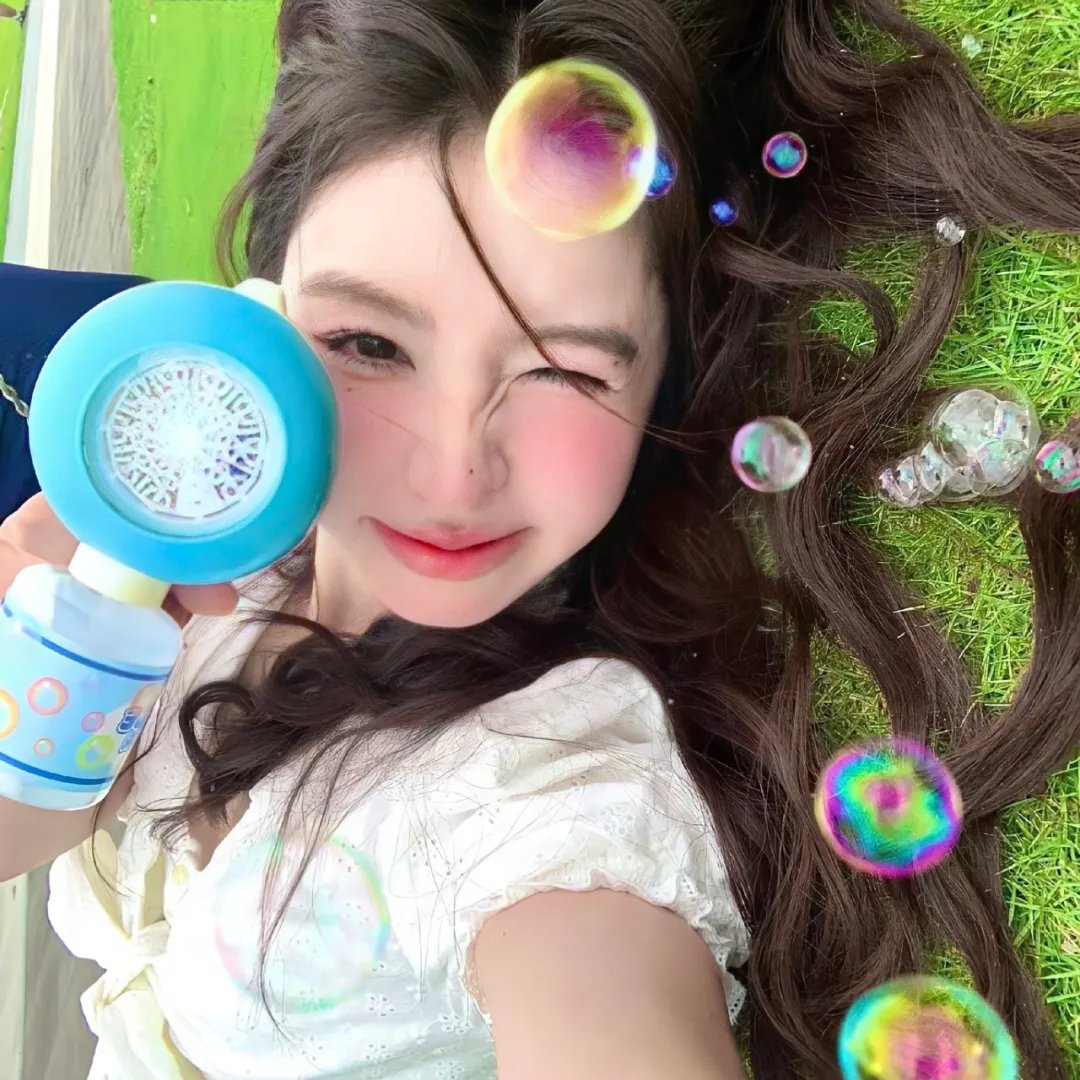 月亮中的亚马逊女人